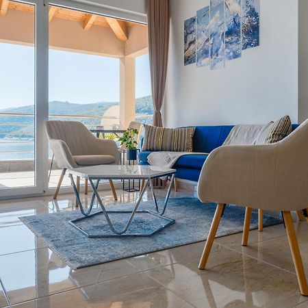 Seafront 2-Bedroom Apartment Nika - غاباس المظهر الخارجي الصورة
