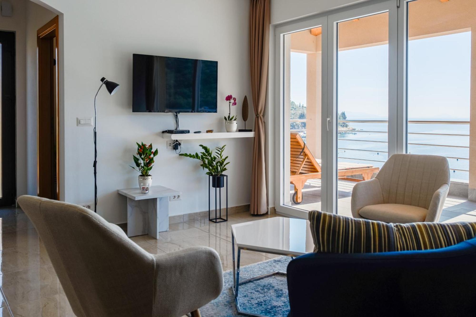 Seafront 2-Bedroom Apartment Nika - غاباس المظهر الخارجي الصورة